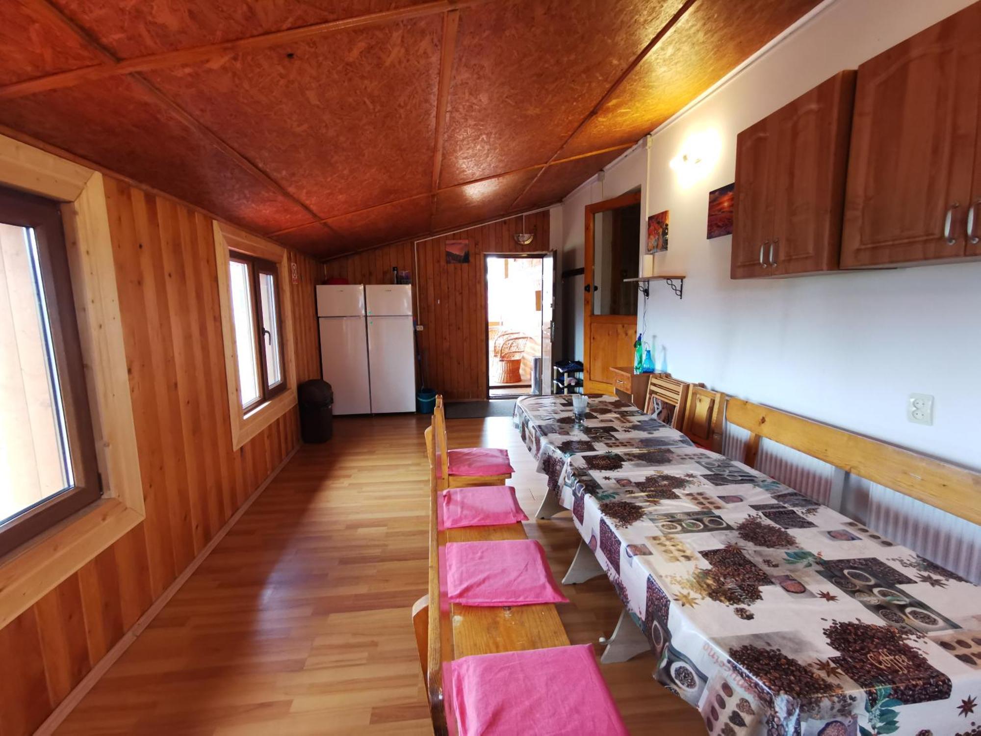 Nona Highland Home 莫伊西德约斯 外观 照片